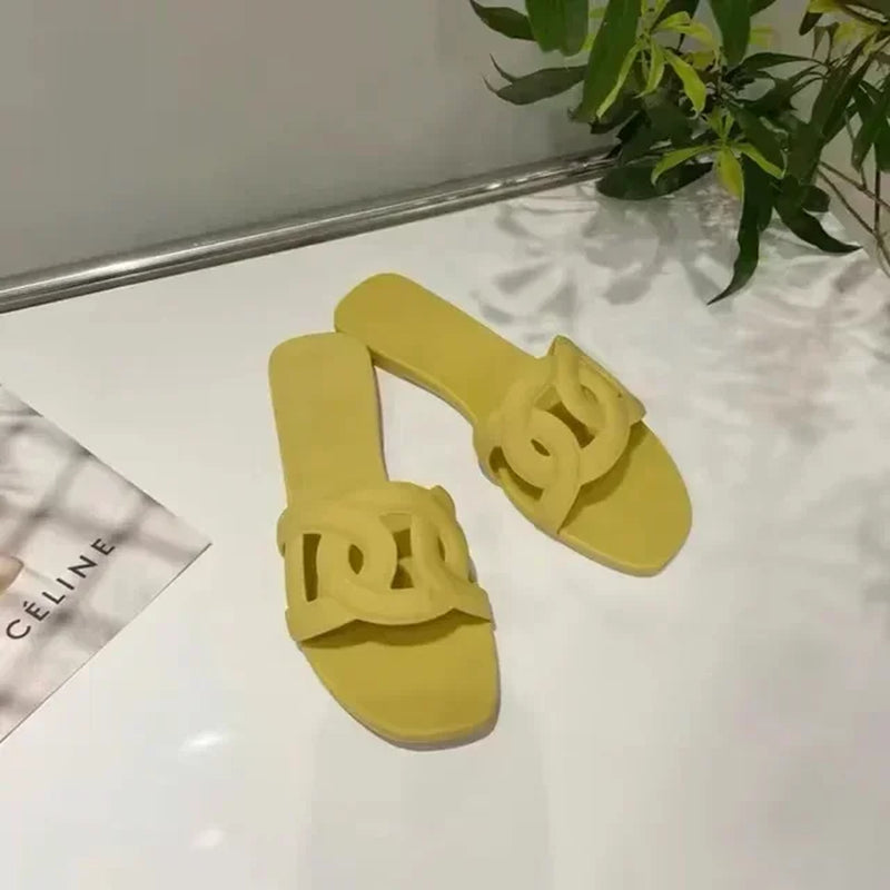 Summer Hot Sale Trendy Fashion Style Jelly Colour Simple Outdoor Indoor Slides for Women Slipper Beach Footwear Cool Sexy