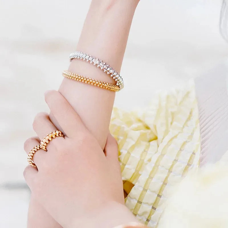Hot Selling Classic 925 Sterling Silver Rivet Ring for Women'S Punk Personality Fashion Luxury Jewelry Party Gift