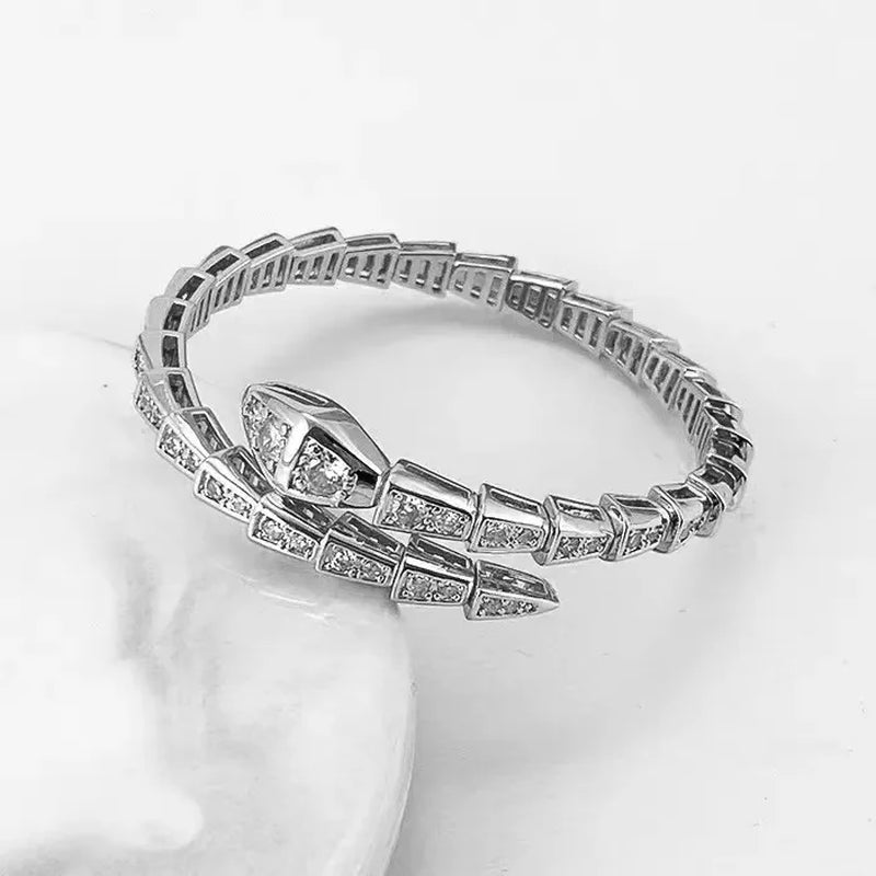 2025 S925 Sterling Silver Lovers Drilling Surface Fine Snake Bracelet Jewelry Fashion Delicate Simple Couple Gathering Gift