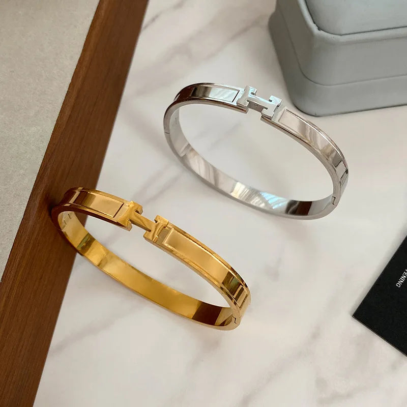 H Letter Bangle Bracelet Women's Unique Design Minimalist Luxury ✨