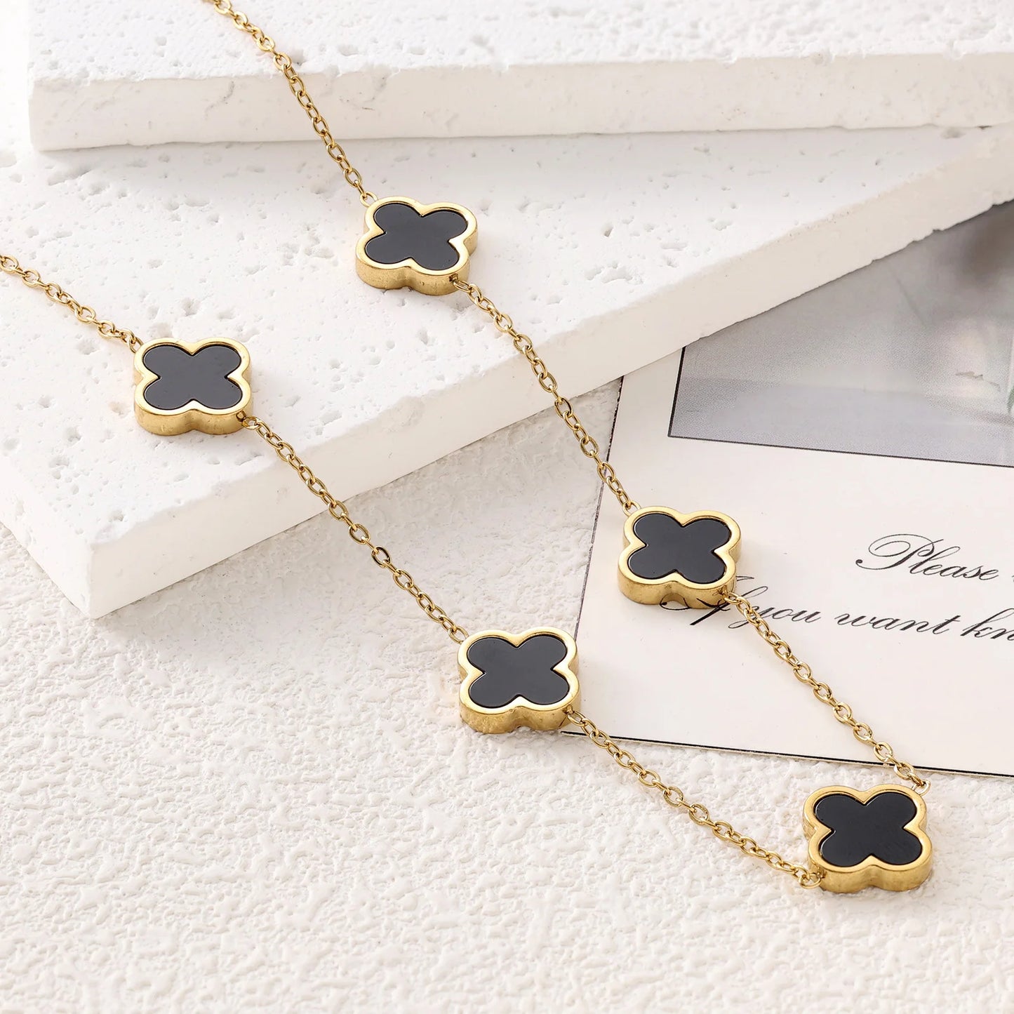 Fashionable and Elegant Luxury Stainless Steel Four-Leaf Clover Necklace and Bracelet Jewelry Set, Polished Flower Necklace