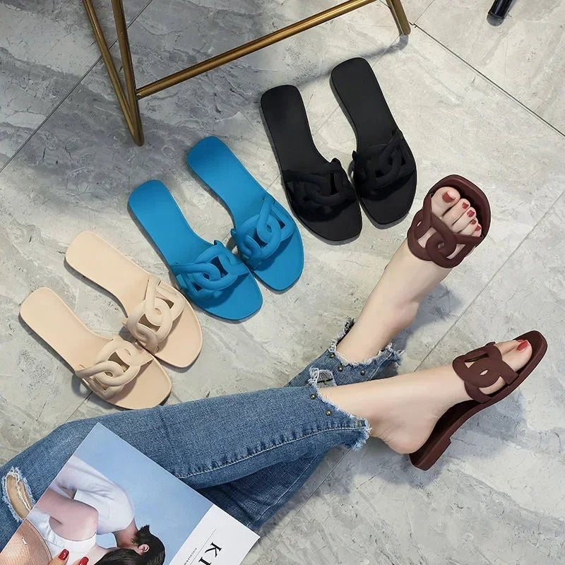 Summer Hot Sale Trendy Fashion Style Jelly Colour Simple Outdoor Indoor Slides for Women Slipper Beach Footwear Cool Sexy