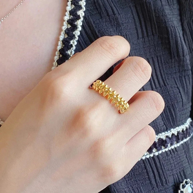 Hot Selling Classic 925 Sterling Silver Rivet Ring for Women'S Punk Personality Fashion Luxury Jewelry Party Gift