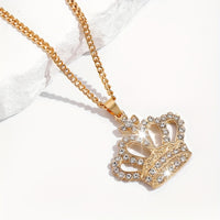 Unisex Crown-Shaped Pendant Necklace Adorned with Rhinestones ✨