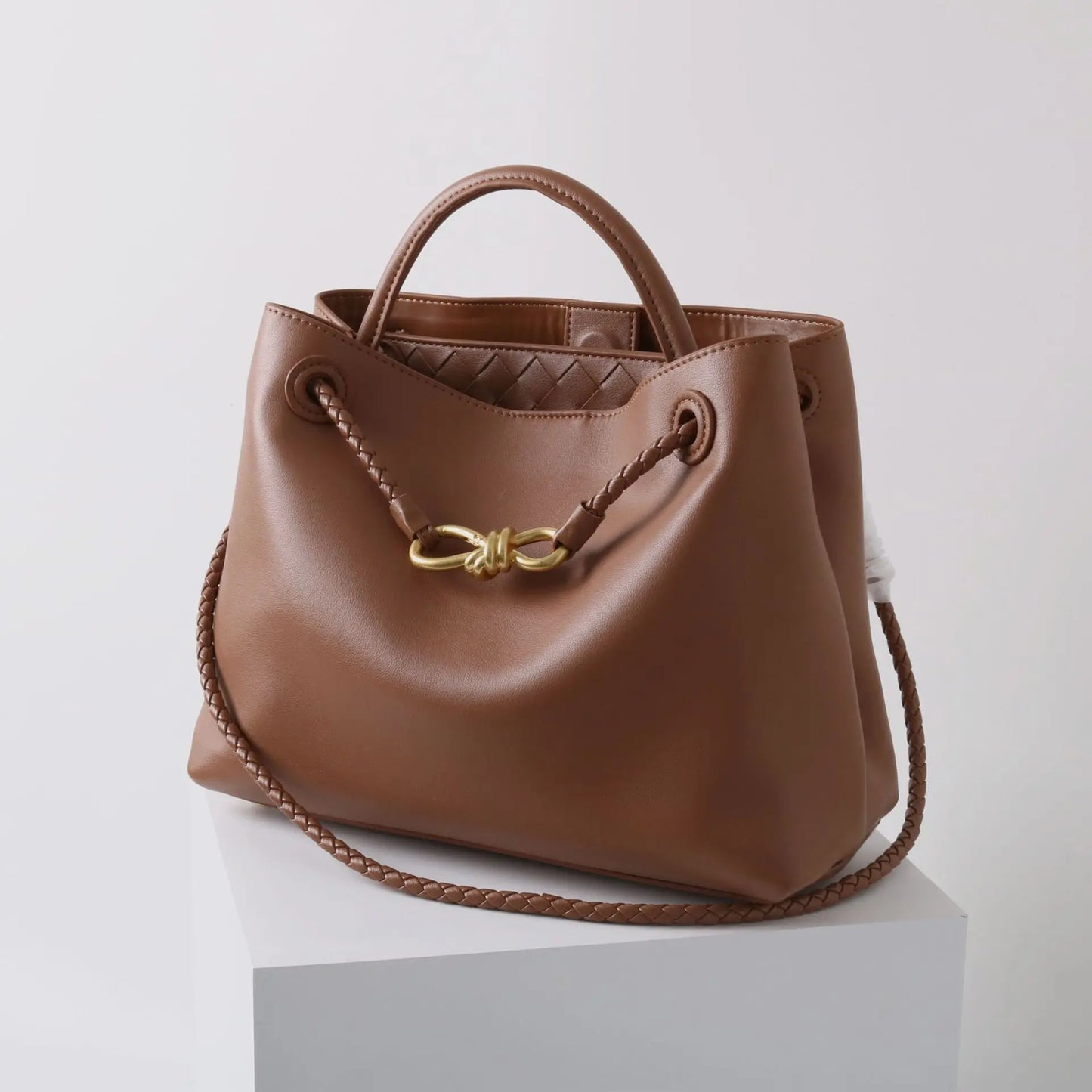 2025 New Full Leather Fashion Metal Rope Buckle Handbag High Quality Cowhide Leather Portable Shoulder Bag Woven Versatile