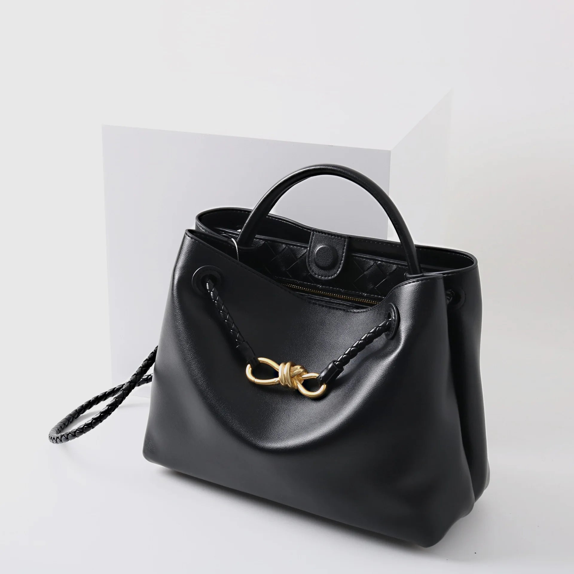 2025 New Full Leather Fashion Metal Rope Buckle Handbag High Quality Cowhide Leather Portable Shoulder Bag Woven Versatile