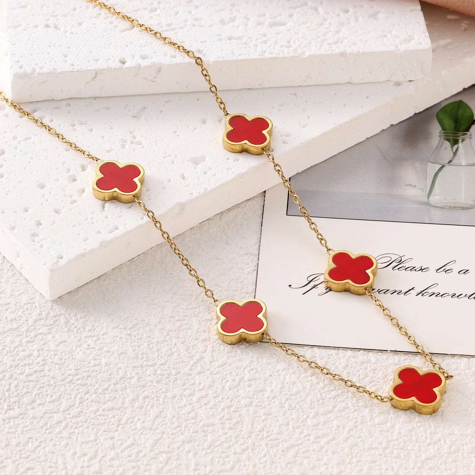 Fashionable and Elegant Luxury Stainless Steel Four-Leaf Clover Necklace and Bracelet Jewelry Set, Polished Flower Necklace