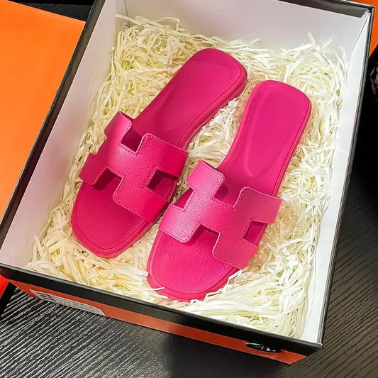 2025 Summer New H Slippers Beach Cool White Fashion Wear Travel Holiday Slippers Women Flat Leather