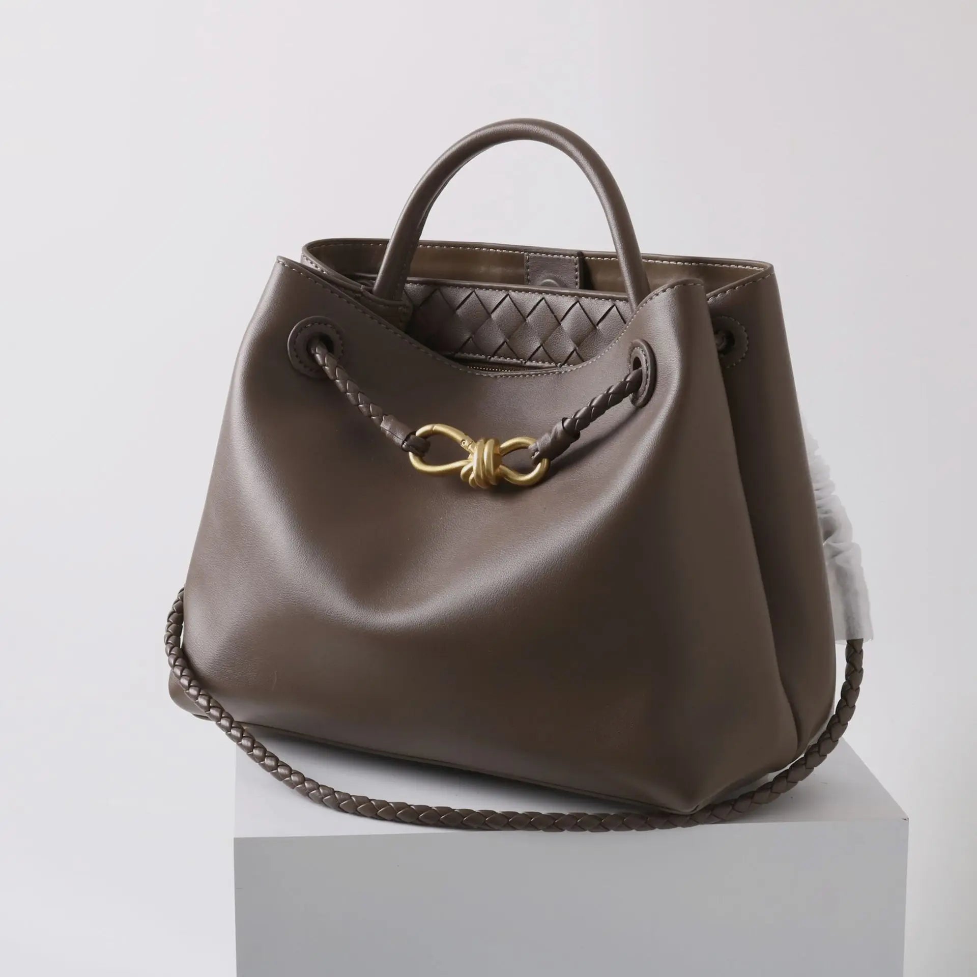 2025 New Full Leather Fashion Metal Rope Buckle Handbag High Quality Cowhide Leather Portable Shoulder Bag Woven Versatile