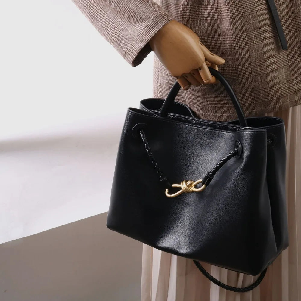 2025 New Full Leather Fashion Metal Rope Buckle Handbag High Quality Cowhide Leather Portable Shoulder Bag Woven Versatile