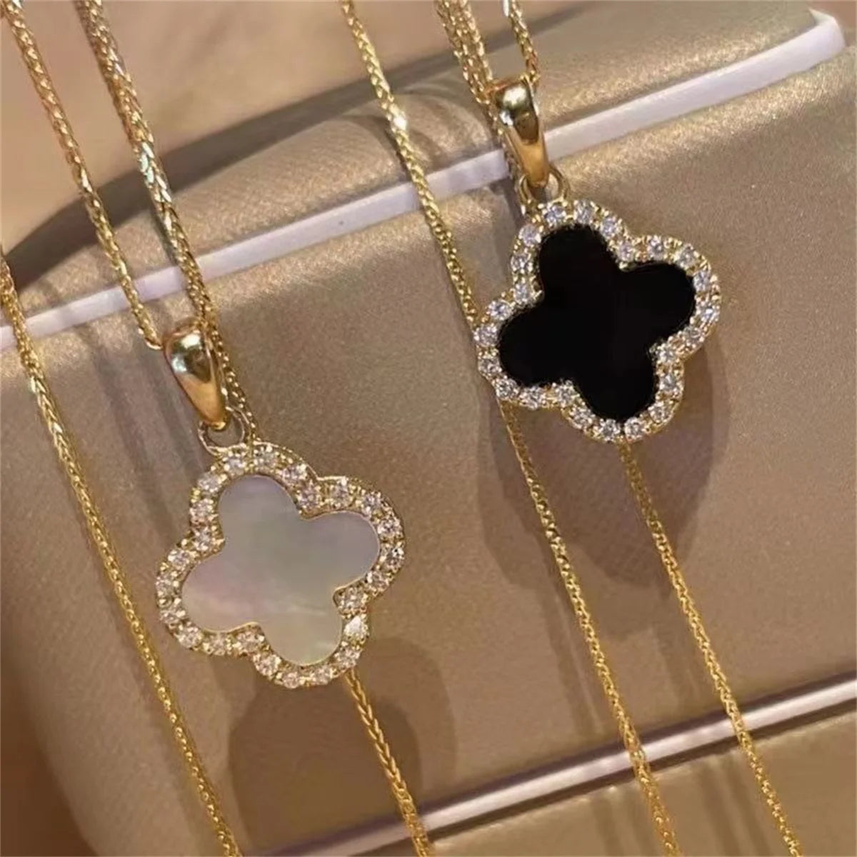 Luxury 4 Leaf Flower Pendant Necklace Earrings for Women✨