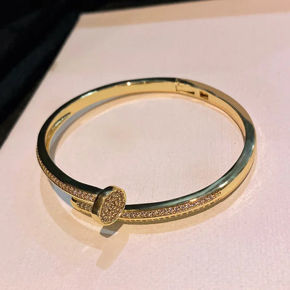 Luxurious Nail Diamond Embedded Open Hand Bracelet 💎