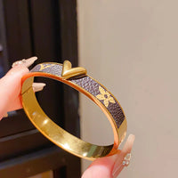 Retro Stainless Steel Leather Flower Letter V Buckle Bracelet ✨
