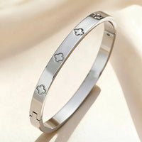 - 5/1pcs Creative Stainless Steel Four-leaf Flower Bracelet Set for Women ✨