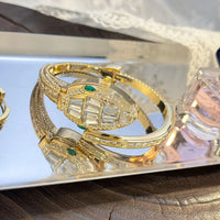 Luxury Diamond Embedded Fashionable Snake-Shape Bracelet Watch 💎
