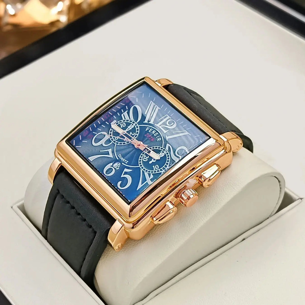 Luxury Business Men's Quartz Watch, Square Dial, with Calendar Display, Leather Strap⌚️