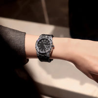 Luxury women's watch with decorative rhinestones 💎