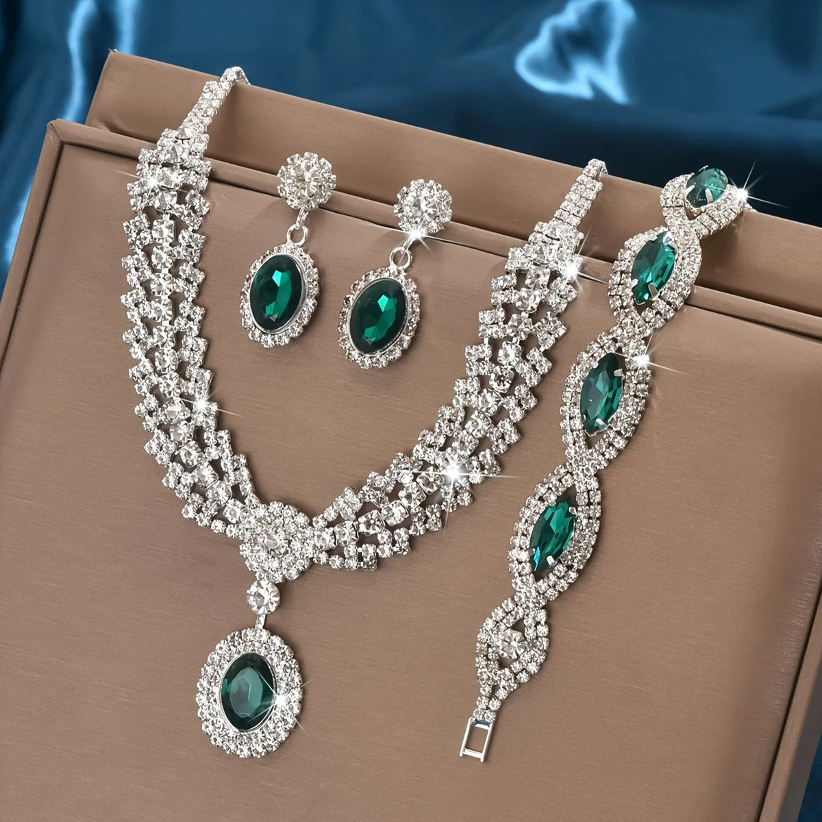 - Elegant Bridal Jewelry Set Necklace Earrings with Sparkling Rhinestones 💎
