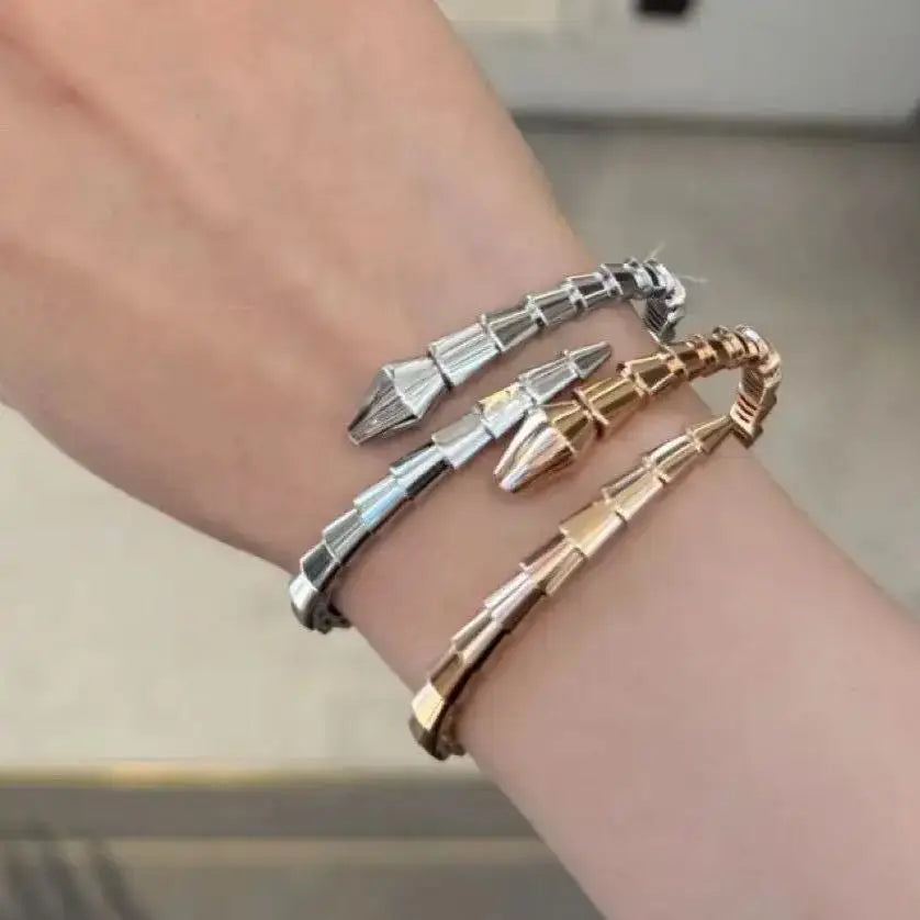 2025 S925 Sterling Silver Lovers Drilling Surface Fine Snake Bracelet Jewelry Fashion Delicate Simple Couple Gathering Gift