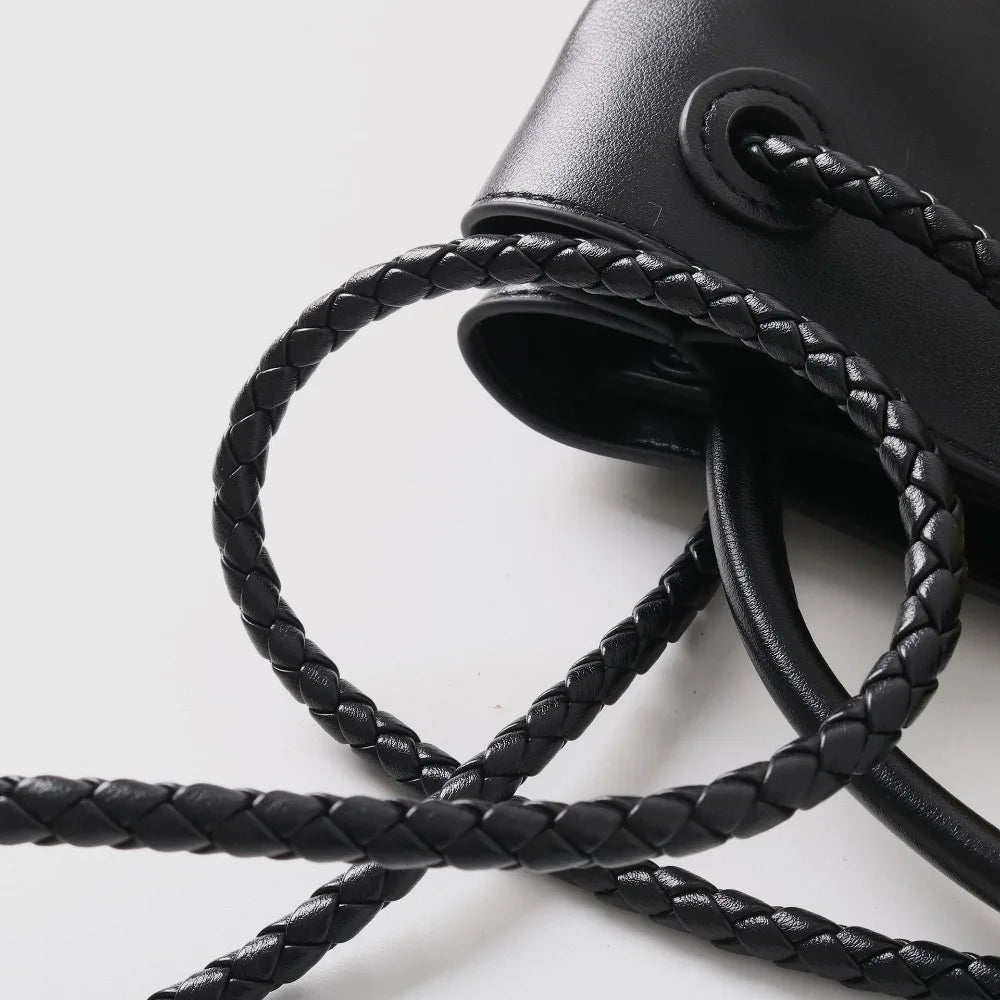 2025 New Full Leather Fashion Metal Rope Buckle Handbag High Quality Cowhide Leather Portable Shoulder Bag Woven Versatile