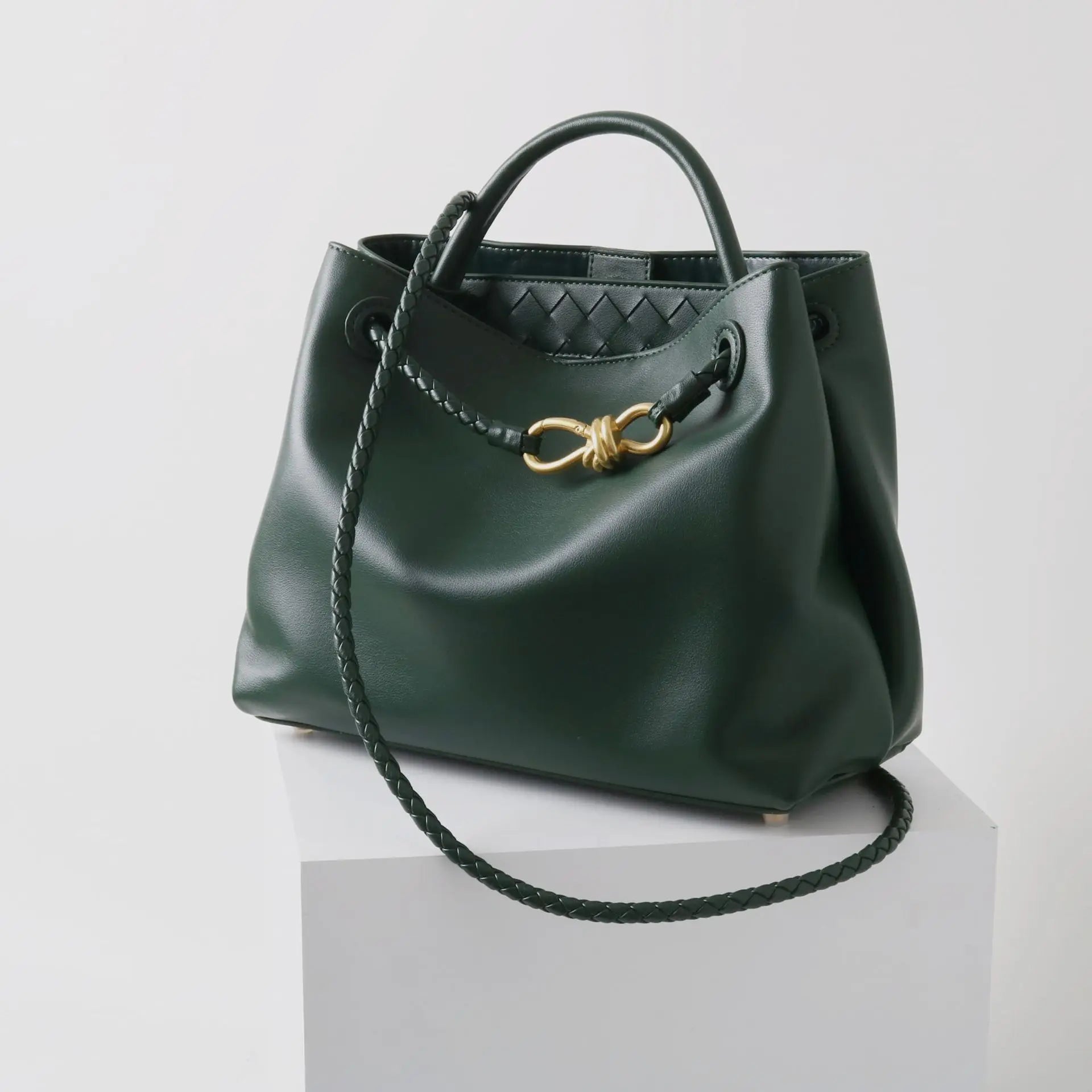 2025 New Full Leather Fashion Metal Rope Buckle Handbag High Quality Cowhide Leather Portable Shoulder Bag Woven Versatile