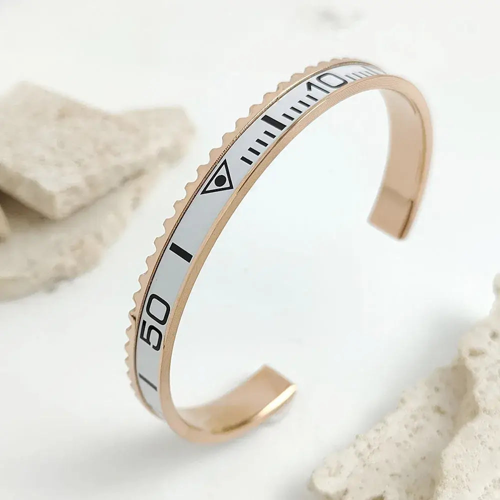 GMT style gold-plated bracelet ⏱️