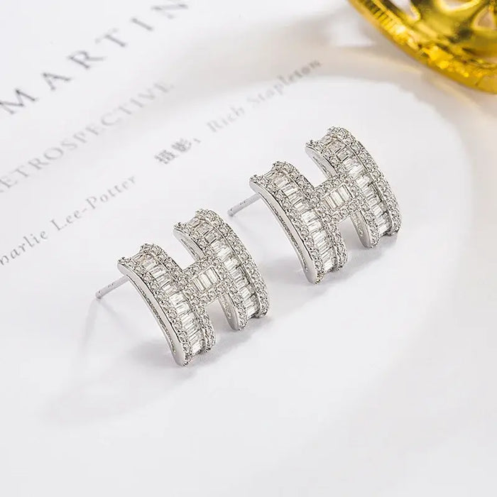 H Letter Ear Female Design High-grade Sense Stud Earrings ✨