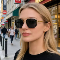 Lightweight Retro Sunglasses – Unisex UV400 Sun Protection 🕶️
