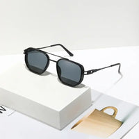 Lightweight Retro Sunglasses – Unisex UV400 Sun Protection 🕶️
