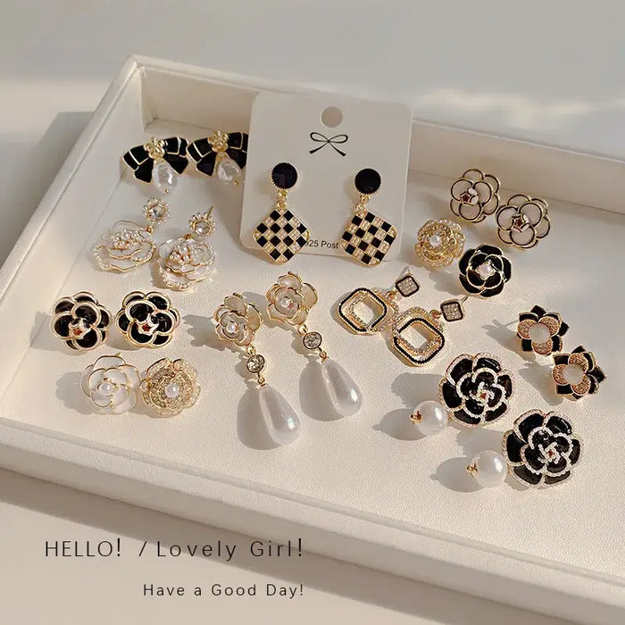 Luxury Camellia Pearl Earrings – Crystal Floral Drop Earrings for Women 🖤