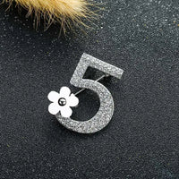 Luxury Flower Brooch Pin – Designer Inspired Floral Fashion Accessory 🖤