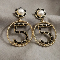 Luxury Jewelry Big Letter Five V Shape Circle Pearl Earrings For Women 🖤
