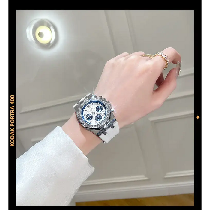 Luxury women's watch with decorative rhinestones 💎