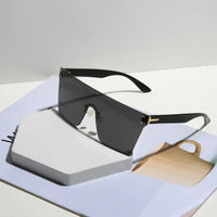 Men's Designer-Inspired Retro Sunglasses – UV400 Fashion Shades 🕶️