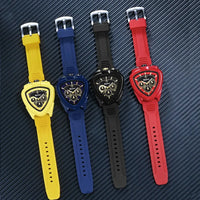 Men's Water-Resistant Quartz Watch with Triangular Dial & Rubber Bracelet ⌚️