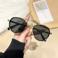 Retro Fashion Sunglasses – Unisex UV400 Sun Protection Eyewear 🕶️
