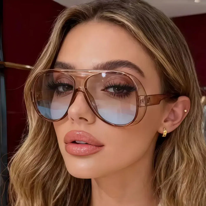 Retro style men's and women's fashionable sunglasses 🕶️