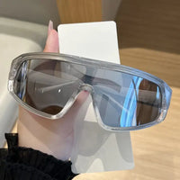 Retro style men's and women's fashionable sunglasses 🕶️